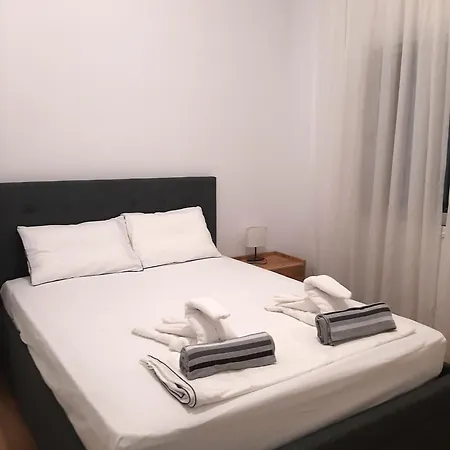 H&o Elegant Maisonette In Paradise Garden Semesterbostad *