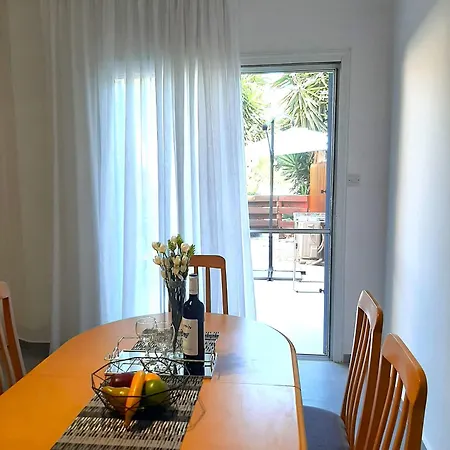 בית נופש H&O Poolside Maisonette At Paradise Gardens, Paphos *