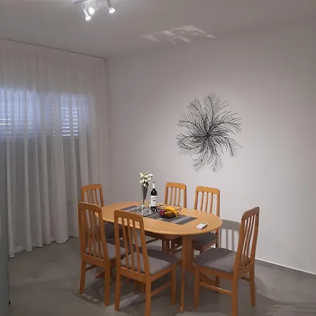 H&o Elegant Maisonette In Paradise Garden *