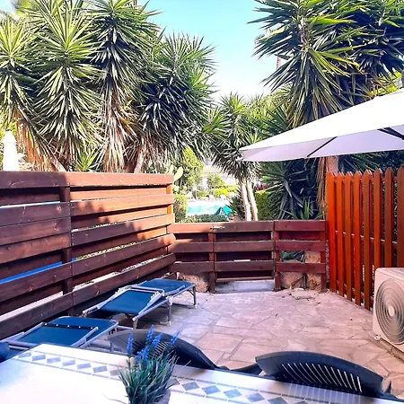 H&O Poolside Maisonette At Paradise Gardens, Paphos Feriehus
