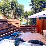H&o Elegant Maisonette In Paradise Garden Holiday home