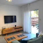 H&o Elegant Maisonette In Paradise Garden Holiday home *