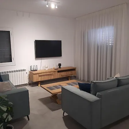 H&o Elegant Maisonette In Paradise Garden Holiday home