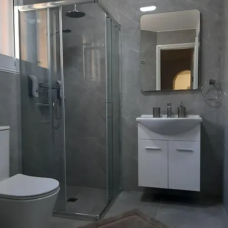 H&o Elegant Maisonette In Paradise Garden * 파포스