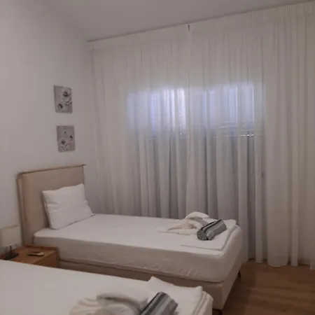 H&o Elegant Maisonette In Paradise Garden