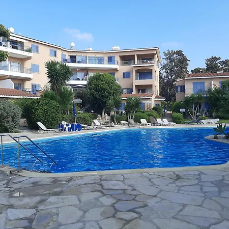 펜션 H&o Elegant Maisonette In Paradise Garden 파포스